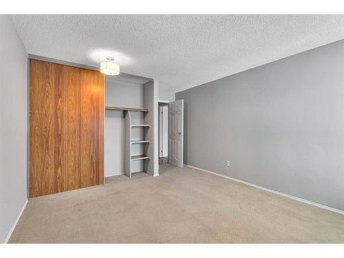 3208-80 Glamis Drive Sw, Calgary, AB - Indoor Photo Showing Other Room