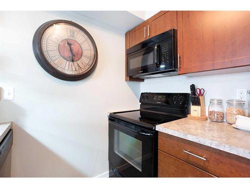 5303-279 Copperpond Common Se, Calgary, AB - Indoor Photo Showing Kitchen