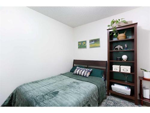 5303-279 Copperpond Common Se, Calgary, AB - Indoor Photo Showing Bedroom