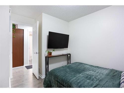 5303-279 Copperpond Common Se, Calgary, AB - Indoor Photo Showing Bedroom