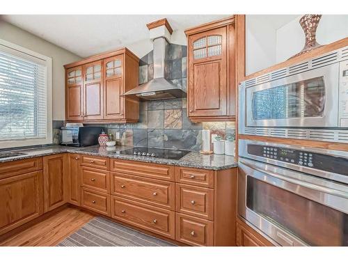 96 Evergreen Square Sw, Calgary, AB - Indoor Photo Showing Kitchen