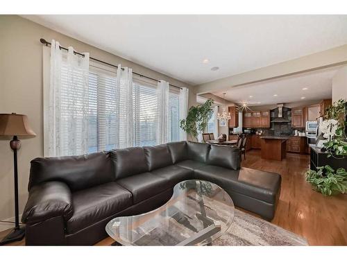 96 Evergreen Square Sw, Calgary, AB - Indoor Photo Showing Living Room