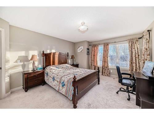 96 Evergreen Square Sw, Calgary, AB - Indoor Photo Showing Bedroom