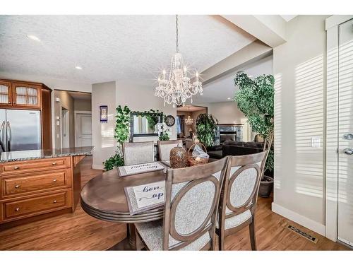 96 Evergreen Square Sw, Calgary, AB - Indoor Photo Showing Dining Room