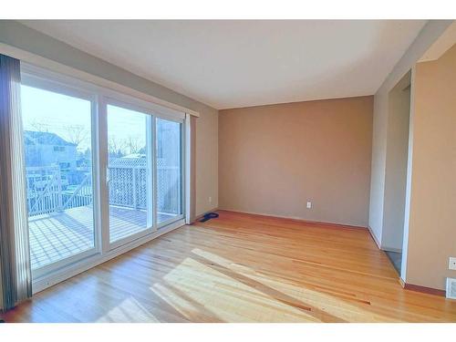 1290 Ranchlands Road Nw, Calgary, AB - Indoor Photo Showing Other Room