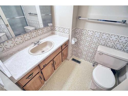 1290 Ranchlands Road Nw, Calgary, AB - Indoor Photo Showing Bathroom