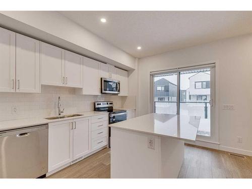 222-8500 19 Avenue Se, Calgary, AB - Indoor Photo Showing Kitchen