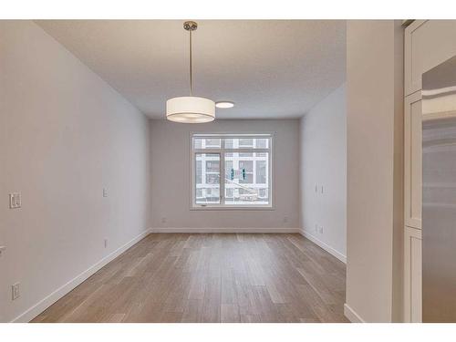 222-8500 19 Avenue Se, Calgary, AB - Indoor Photo Showing Other Room