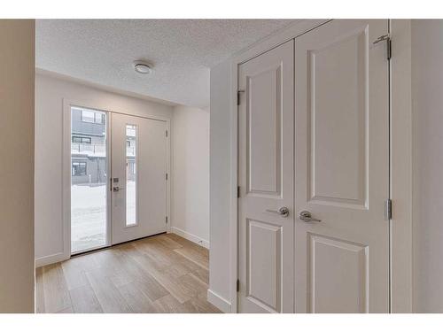 222-8500 19 Avenue Se, Calgary, AB - Indoor Photo Showing Other Room