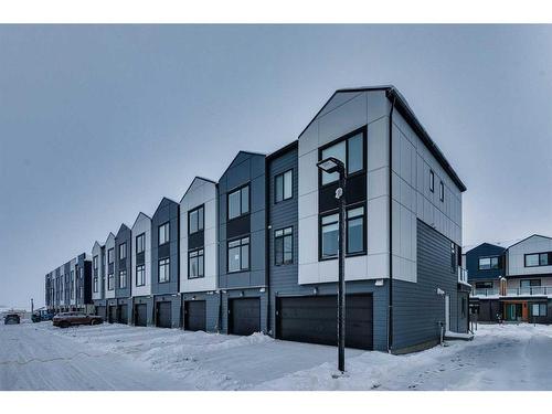 222-8500 19 Avenue Se, Calgary, AB - Outdoor