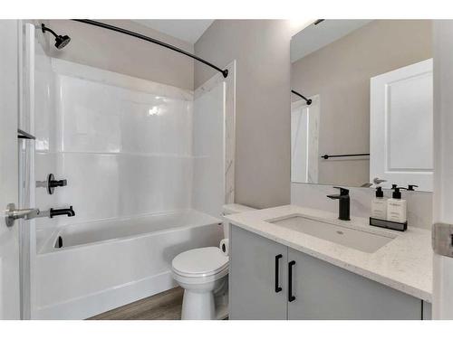 26 Cobbleridge Place Sw, Airdrie, AB - Indoor Photo Showing Bathroom