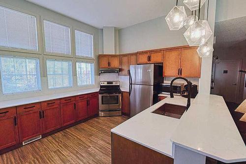 335-60 Royal Oak Plaza Nw, Calgary, AB - Indoor Photo Showing Kitchen