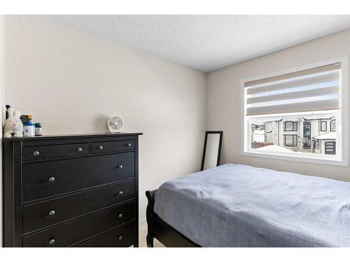 343 Taracove Estate Drive Ne, Calgary, AB - Indoor Photo Showing Bedroom