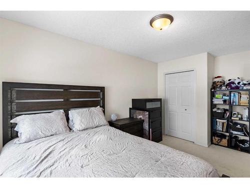 343 Taracove Estate Drive Ne, Calgary, AB - Indoor Photo Showing Bedroom