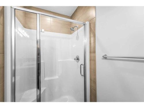 127 Aquila Drive Nw, Calgary, AB - Indoor Photo Showing Bathroom