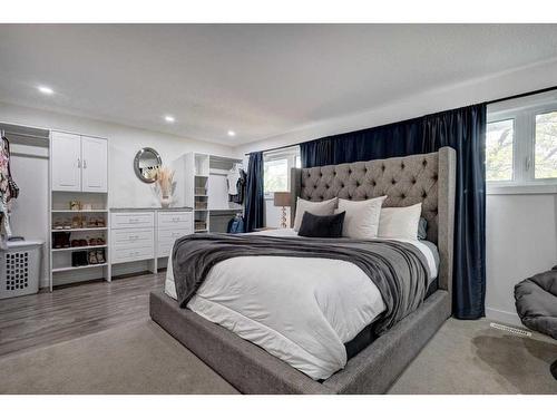 9616 Alcott Road Se, Calgary, AB - Indoor Photo Showing Bedroom