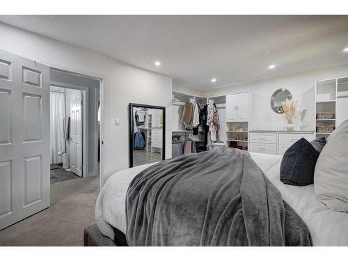 9616 Alcott Road Se, Calgary, AB - Indoor Photo Showing Bedroom