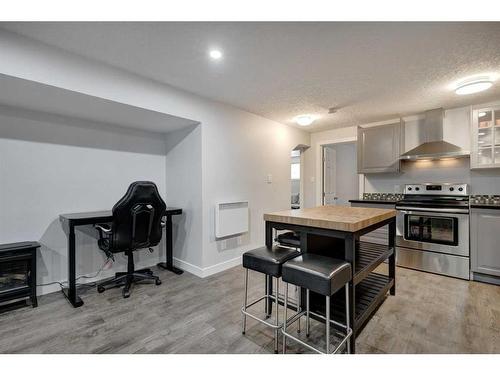 9616 Alcott Road Se, Calgary, AB - Indoor Photo Showing Kitchen