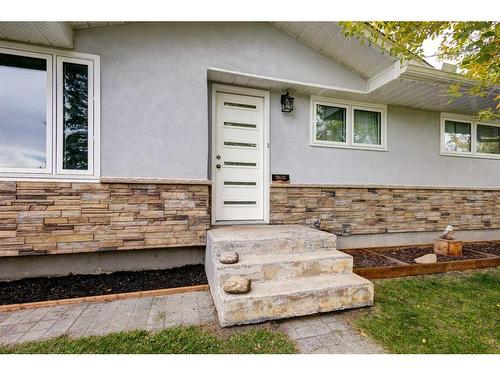 9616 Alcott Road Se, Calgary, AB - Outdoor