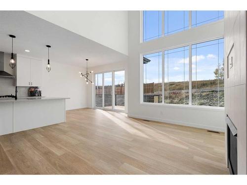 233 Spring Creek Circle Sw, Calgary, AB - Indoor Photo Showing Kitchen