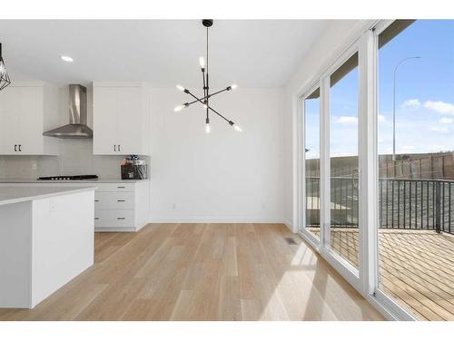 233 Spring Creek Circle Sw, Calgary, AB - Indoor Photo Showing Kitchen