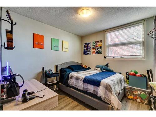 302-1027 Cameron Avenue Sw, Calgary, AB - Indoor Photo Showing Bedroom