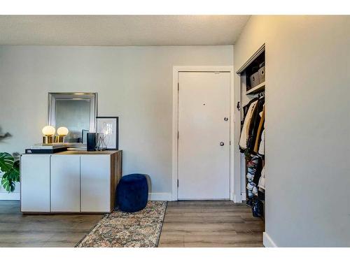 302-1027 Cameron Avenue Sw, Calgary, AB - Indoor