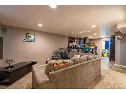 1101 40 Street Se, Calgary, AB - Indoor Photo Showing Basement