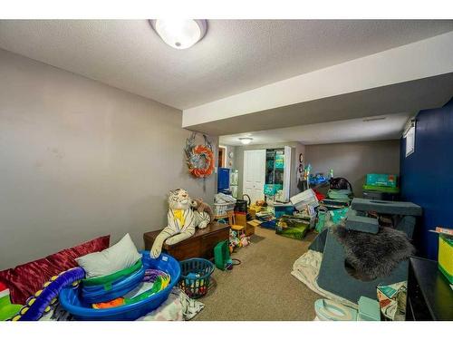 1101 40 Street Se, Calgary, AB - Indoor Photo Showing Other Room