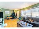 1101 40 Street Se, Calgary, AB  - Indoor Photo Showing Living Room 