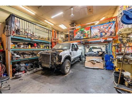 1101 40 Street Se, Calgary, AB - Indoor Photo Showing Garage