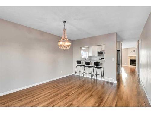 1801B 41 Street Nw, Calgary, AB - Indoor