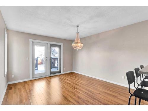 1801B 41 Street Nw, Calgary, AB - Indoor Photo Showing Other Room