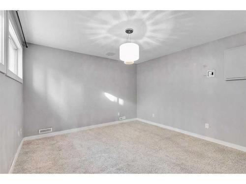 1801B 41 Street Nw, Calgary, AB - Indoor Photo Showing Other Room