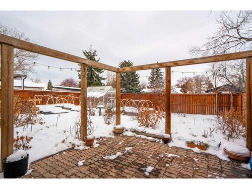 432 Lynnover Way Se, Calgary, AB - Outdoor