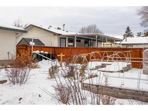 432 Lynnover Way Se, Calgary, AB - Outdoor