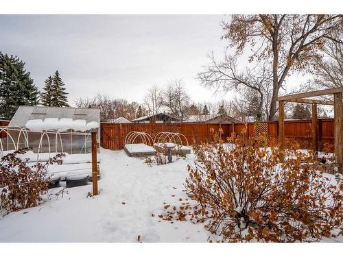 432 Lynnover Way Se, Calgary, AB - Outdoor