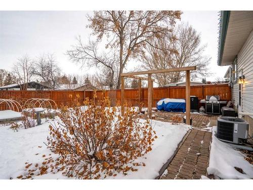 432 Lynnover Way Se, Calgary, AB - Outdoor