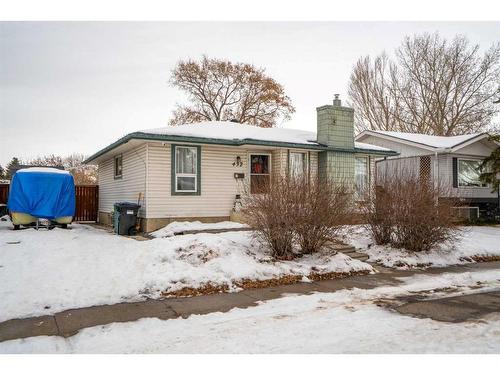 432 Lynnover Way Se, Calgary, AB - Outdoor