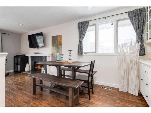 10-1739 24A Street Sw, Calgary, AB - Indoor Photo Showing Dining Room