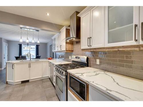 225 Cougar Ridge Drive Sw, Calgary, AB - Indoor Photo Showing Kitchen With Upgraded Kitchen