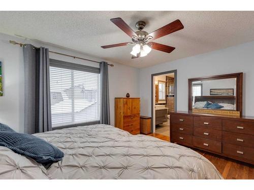 225 Cougar Ridge Drive Sw, Calgary, AB - Indoor Photo Showing Bedroom