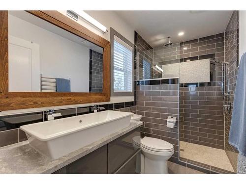 225 Cougar Ridge Drive Sw, Calgary, AB - Indoor Photo Showing Bathroom