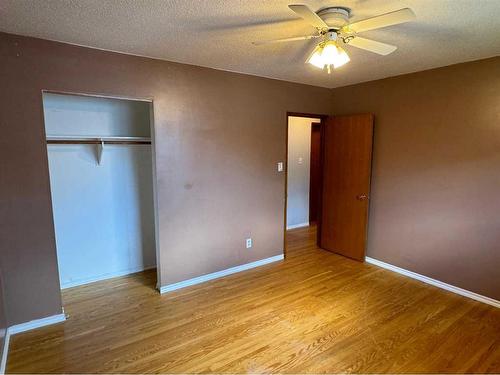 211 99 Avenue Se, Calgary, AB - Indoor Photo Showing Other Room