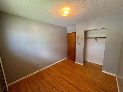 211 99 Avenue Se, Calgary, AB - Indoor Photo Showing Other Room