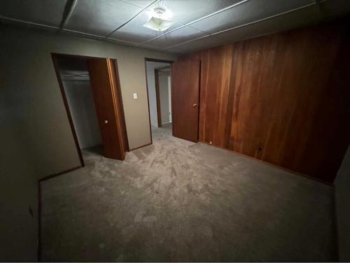 211 99 Avenue Se, Calgary, AB - Indoor Photo Showing Other Room