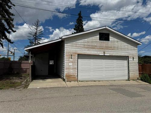 211 99 Avenue Se, Calgary, AB - Outdoor