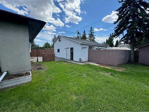 211 99 Avenue Se, Calgary, AB - Outdoor