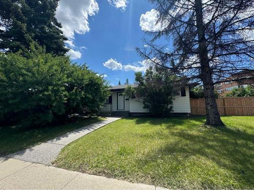 211 99 Avenue Se, Calgary, AB - Outdoor