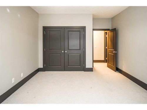 3524 8 Avenue Nw, Calgary, AB - Indoor Photo Showing Other Room